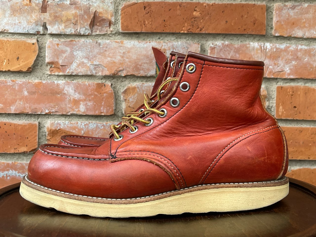 Red Wing 】 レッドウィング 875 アイリッシュセッター カスタムオールソール(vibram 705) ハトメ、フックカスタム｜BLOG｜ユニオンワークス  [ 靴修理、鞄修理 ]